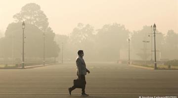India's state-funded helmet promises 'fresh air' in battle on winter smog