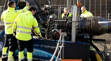 Rolls-Royce tests a jet engine running on hydrogen