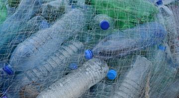 World in $1.5tn ‘plastics crisis’ hitting health from infancy to old age, report warns World in $1.5tn ‘plastics crisis’ hitting health from infancy to old age, report warns