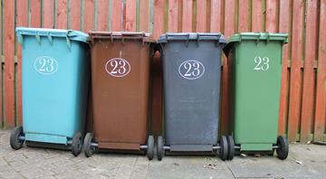 Recycling reforms see separate food waste bins for England