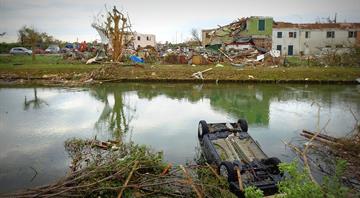 U.S. tornadoes push insurers 2021 bill over $105 bln as climate change impact grows