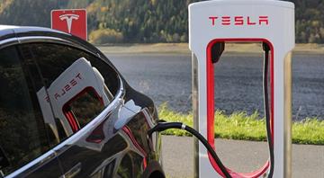 Electric cars hit 65% of Norway sales as Tesla grabs overall pole