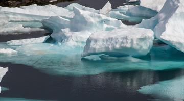 Cracks in Greenland Ice Sheet grow more rapidly in response to climate change, study warns