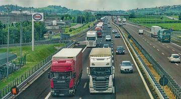 Four countries urge EU to set end date for new CO2-emitting trucks