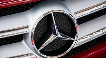 Mercedes-Benz to halve CO2 emissions by 2030