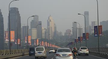 China talks up 'green' Olympics but prepares to fight smog