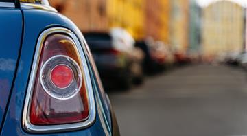 Parked cars are heating up cities by significantly contributing to urban heat island effect—especially darker cars Parked cars are heating up cities by significantly contributing to urban heat island effect—especially darker cars