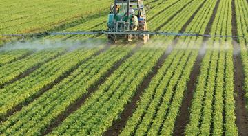 Extreme weather costs EU farmers 28 billion euros a year, EU says Extreme weather costs EU farmers 28 billion euros a year, EU says