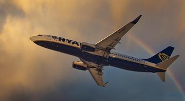 Airline emissions in Europe top pre-Covid levels despite pledge to decarbonise