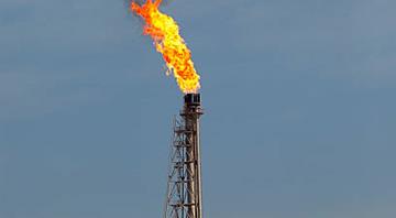 Russia, Iran lead surge in gas flaring, dimming global hopes to end the practice