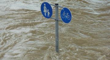UK urged to invest much more to tackle risks of drought, flooding, heat